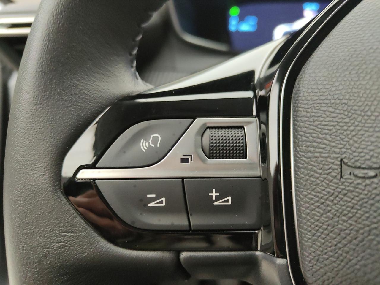 PEUGEOT 208 II 2023 1.2 PURETECH 100CV ALLURE