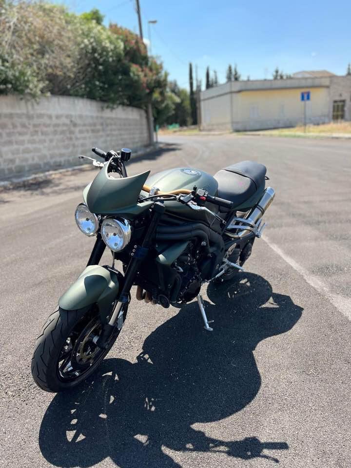 TRIUMPH SPEED TRIPLE