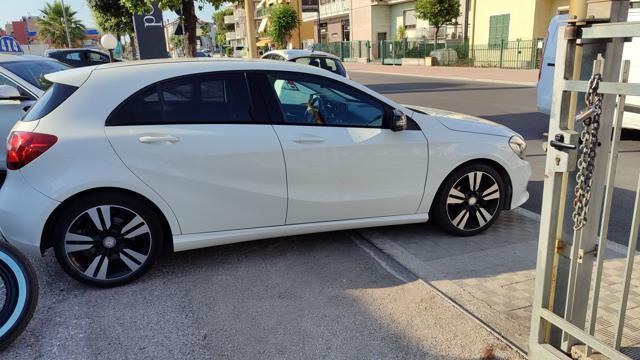 MERCEDES-BENZ A 200 d Automatic 4Matic Premium "NAVI"XENON"CAMERA"
