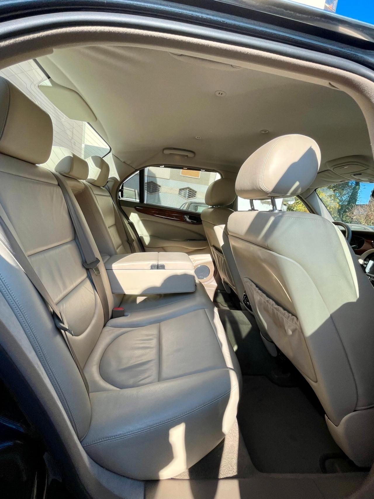 Jaguar XJ6 3.0 V6 238CVUNICOPROPRIETARIO