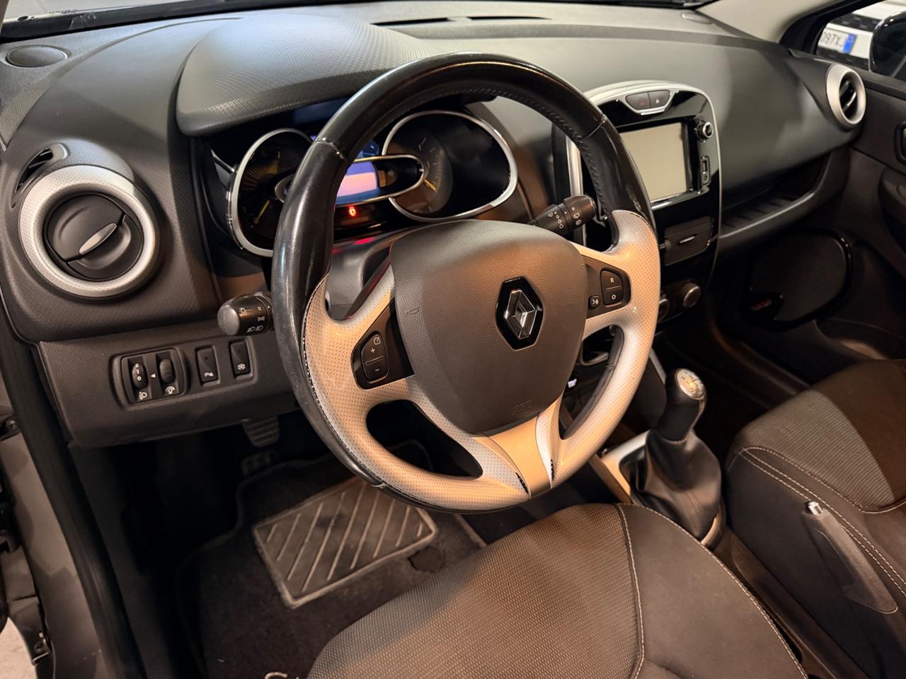 Renault Clio TCe 12V 90CV Start&Stop 5 porte Energy Intens