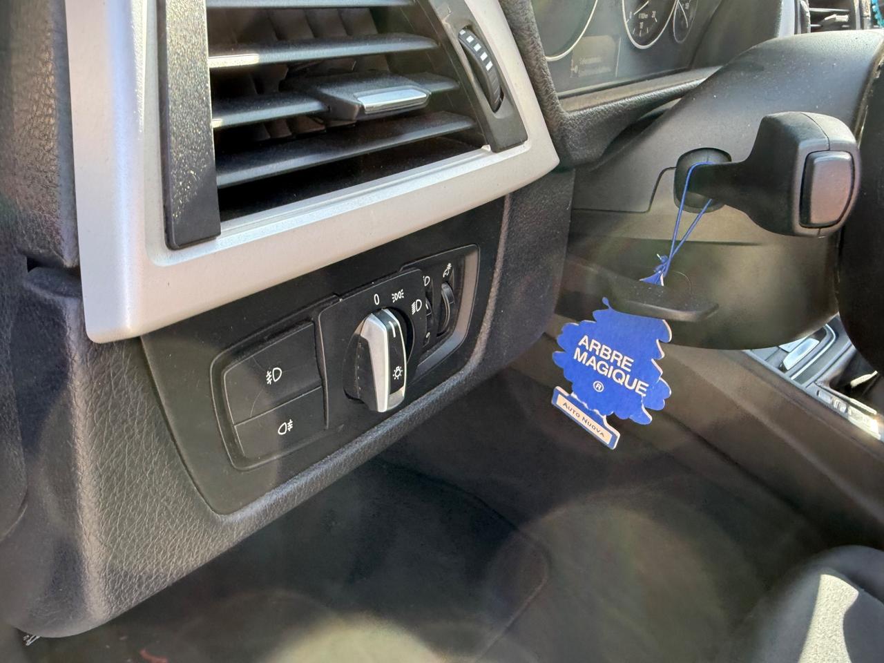 Bmw 318D 2.0D 143cv Berlina SPORT DA VETRINA2015