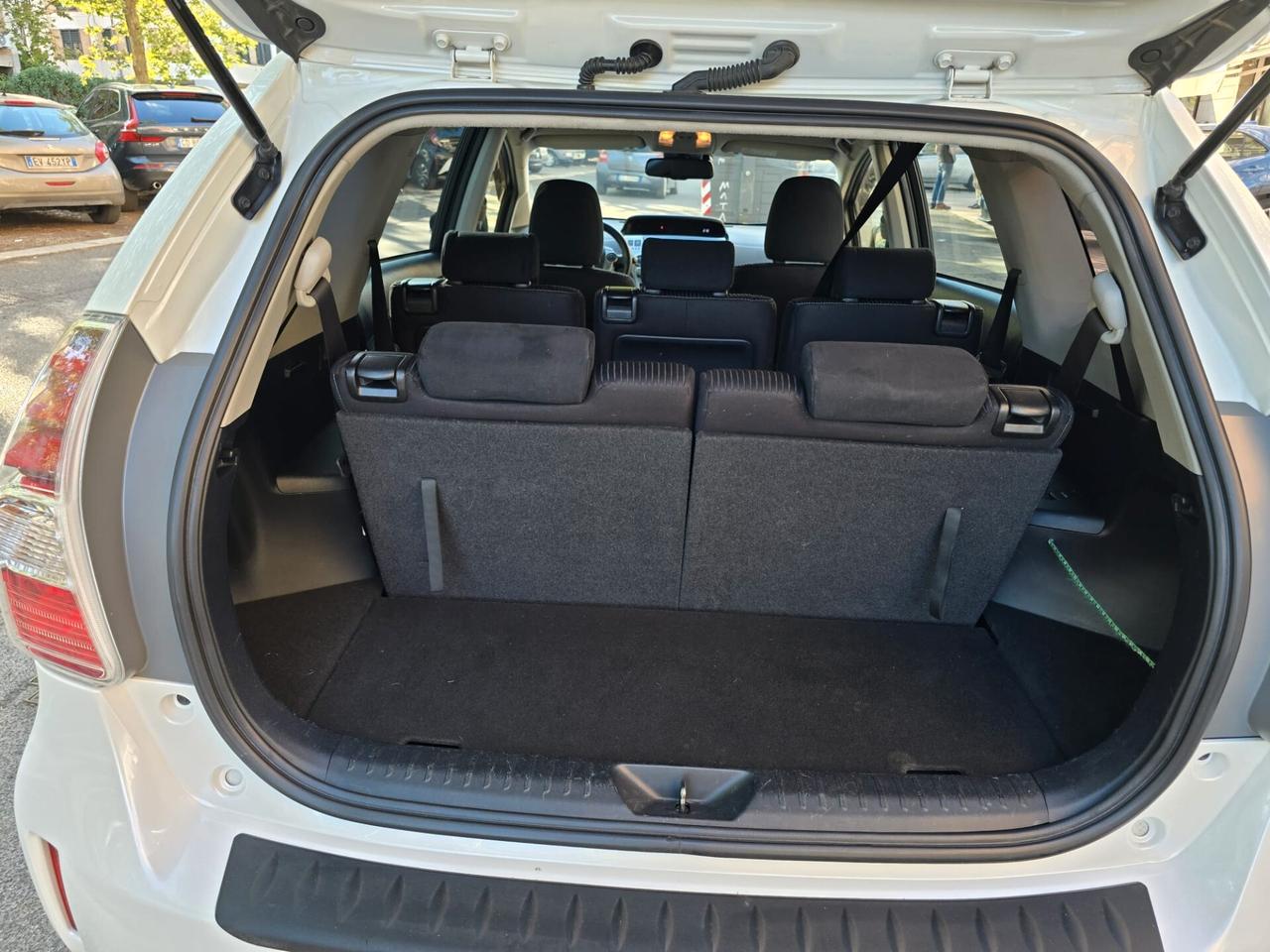 Toyota Prius Prius+ 1.8 Active