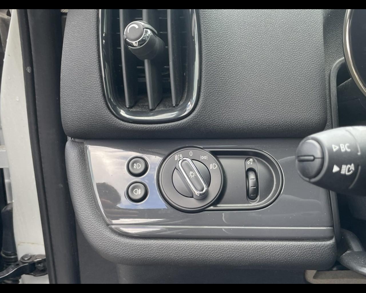 MINI Mini Countrym.(F60) - Mini 1.5 Cooper Business Countryman
