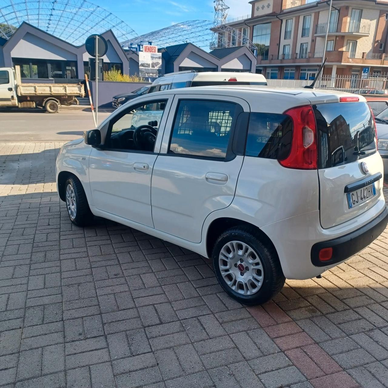 35188KM FIAT PANDA VAN 1.0 HYBRID IVA ESPOSTA