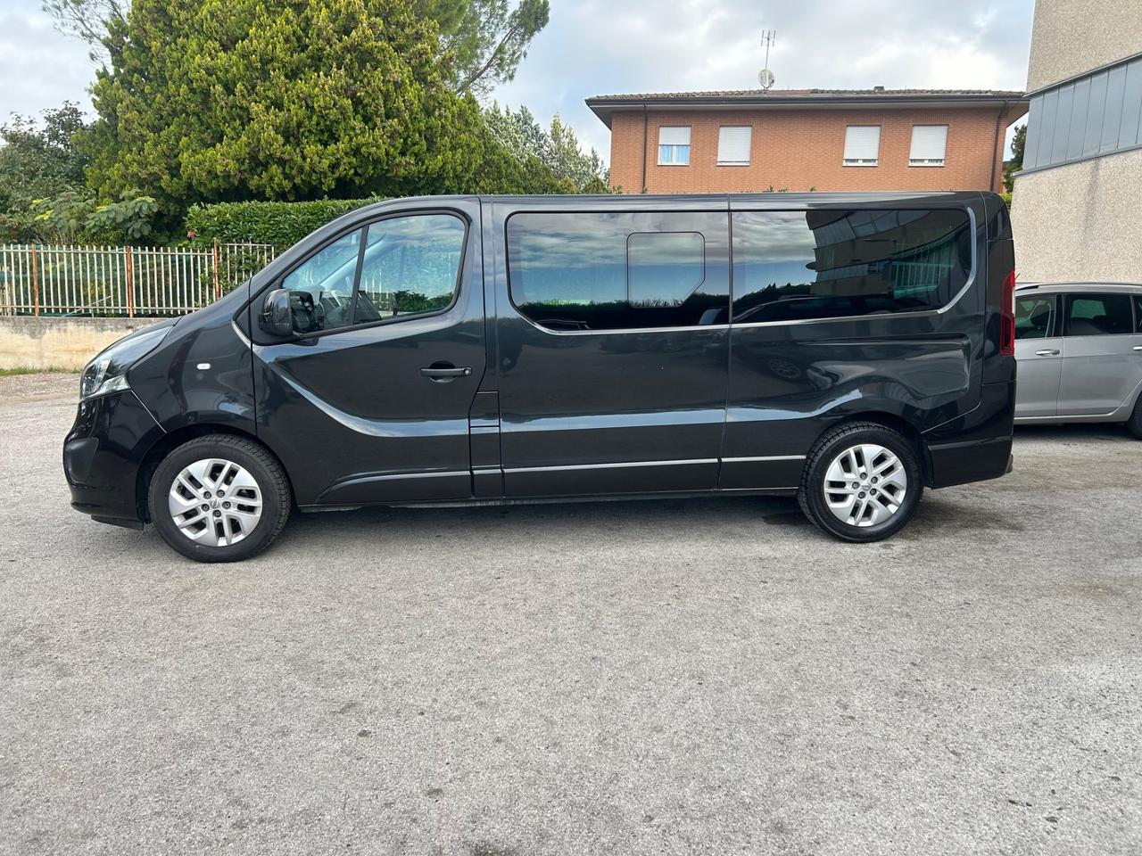 Opel Vivaro 29 1.6 CDTI 9 Posti Gancio Traino Extra long