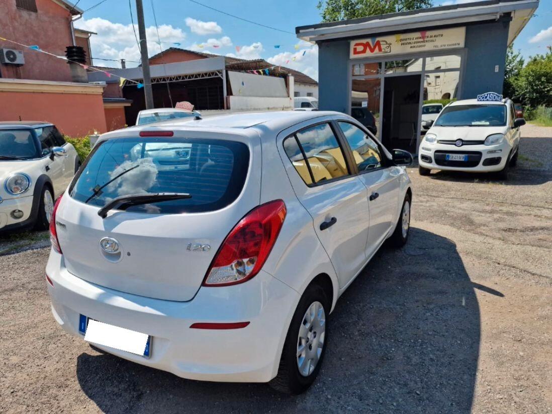 Hyundai i20 1.2 MPI MT Techline