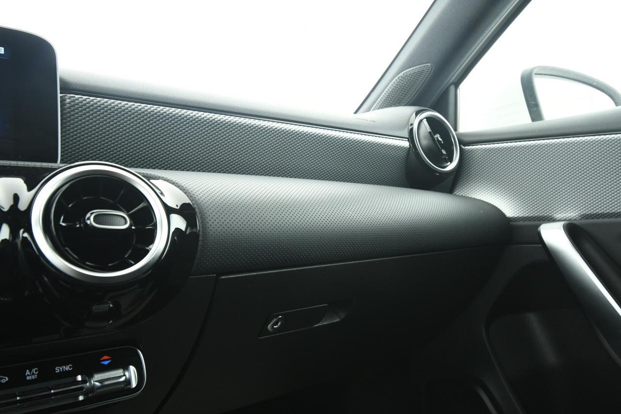 Mercedes-Benz A 180 d Sport auto CAMERA+LED+BLUETOOTH+NEOPATENTATI