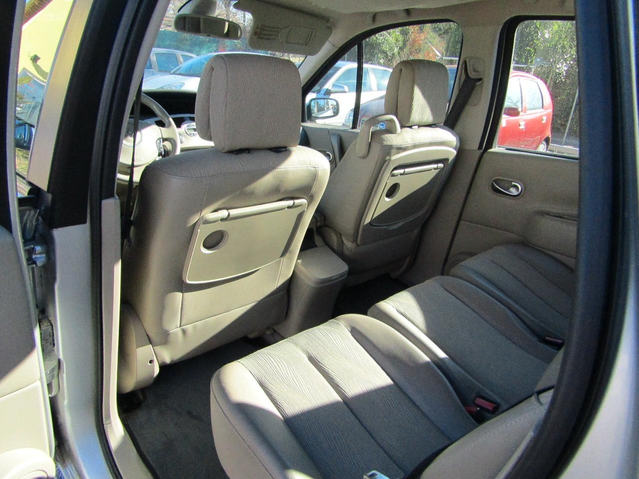 Renault Scénic BZ tagliandata e gommata