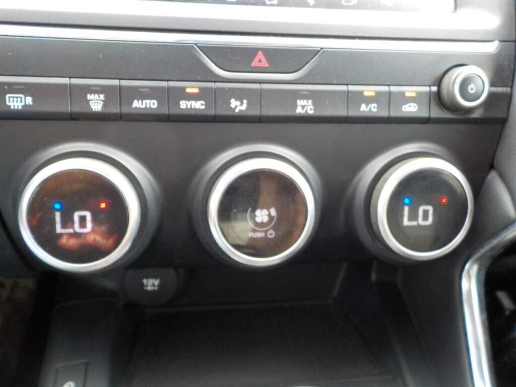 Jaguar E-Pace 2.0D 150 CV AWD aut. R-Dynamic S