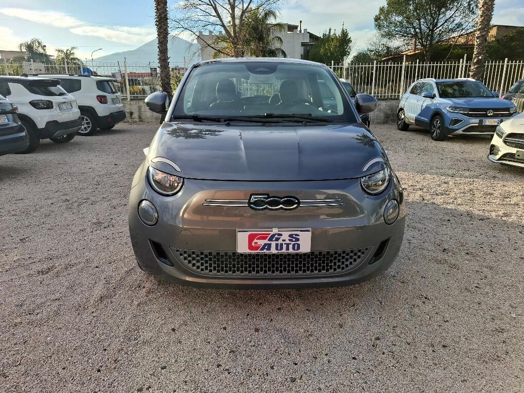 Fiat 500 500e Berlina 42 kWh La Prima