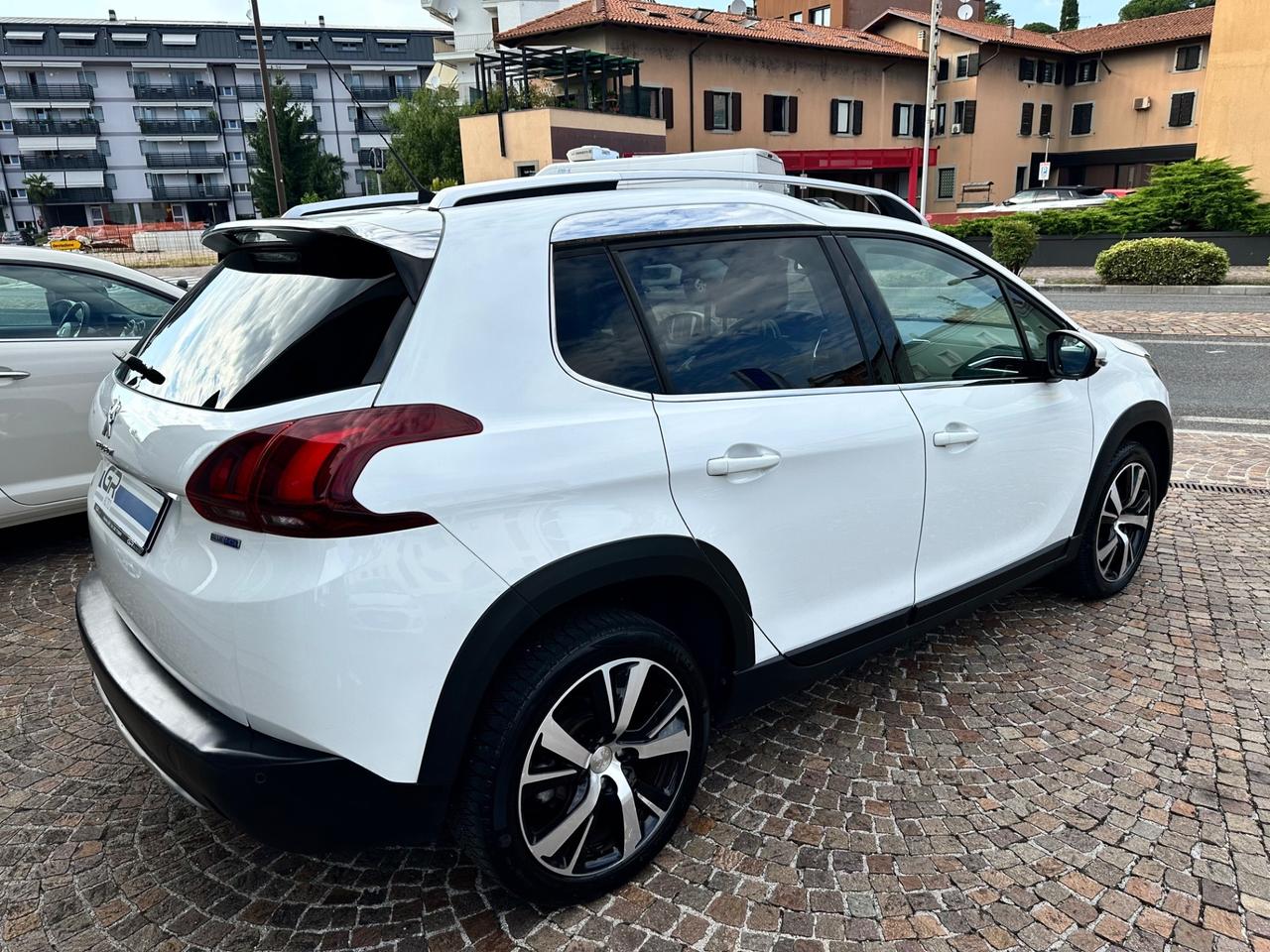 Peugeot 2008 BlueHDi 100 Allure - Uniproprietario