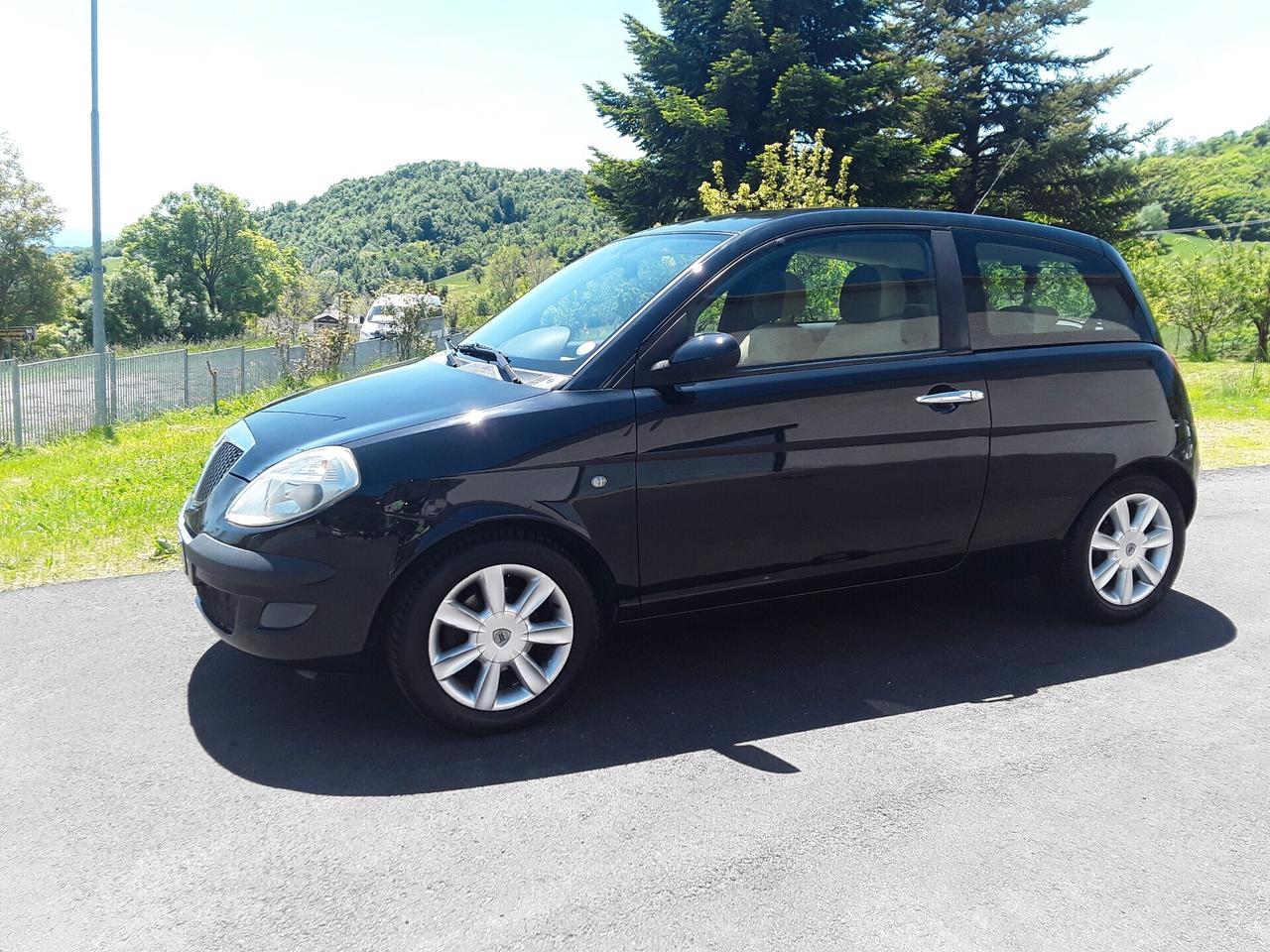Lancia Ypsilon 1.2 Argento