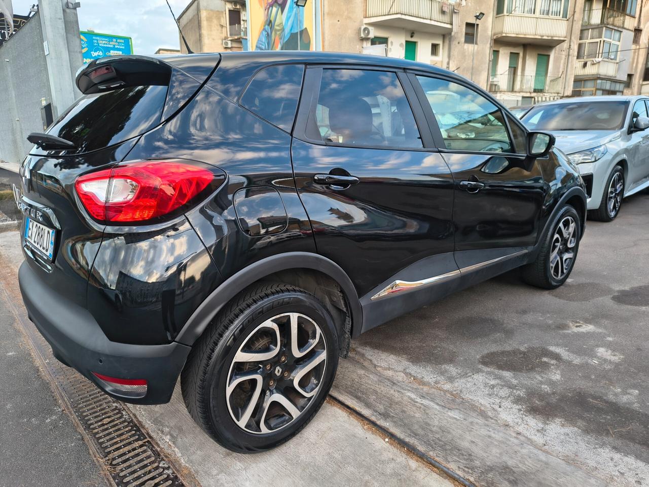 RENAULT CAPTUR BENZINA UNICOPROPRIETARIO ANNO 2014