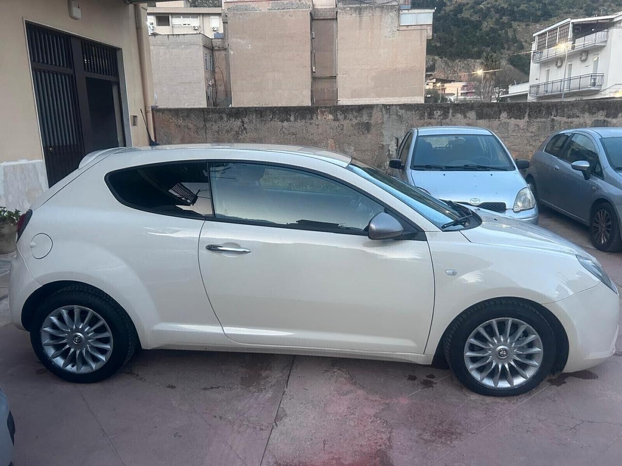Alfa Romeo MiTo 1.3 JTDm 85 CV Distinctive 2015