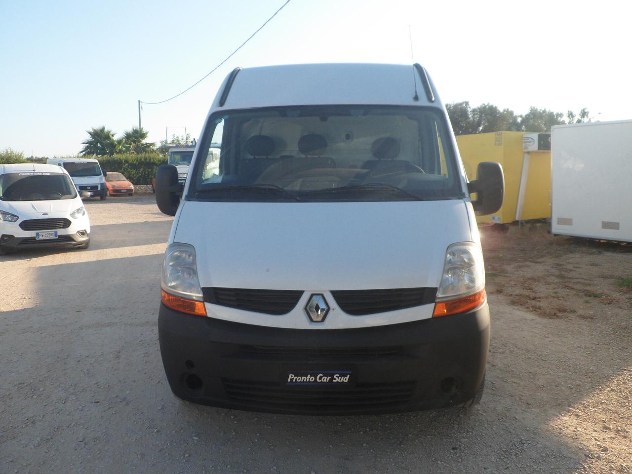 Renault Master furgone medio alto