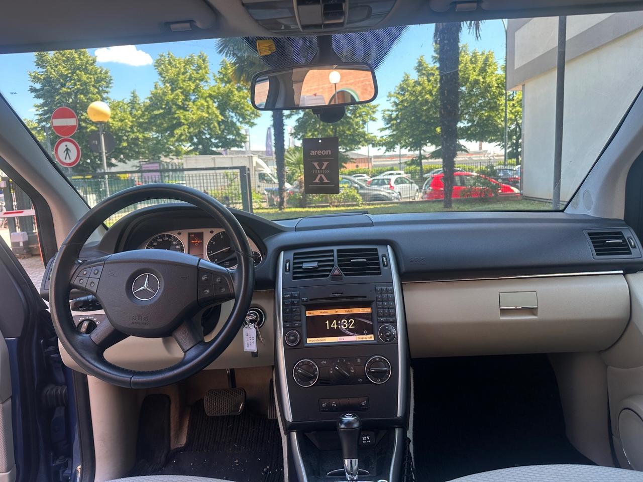 Mercedes-benz B 180 NGT BlueEFFICIENCY Premium