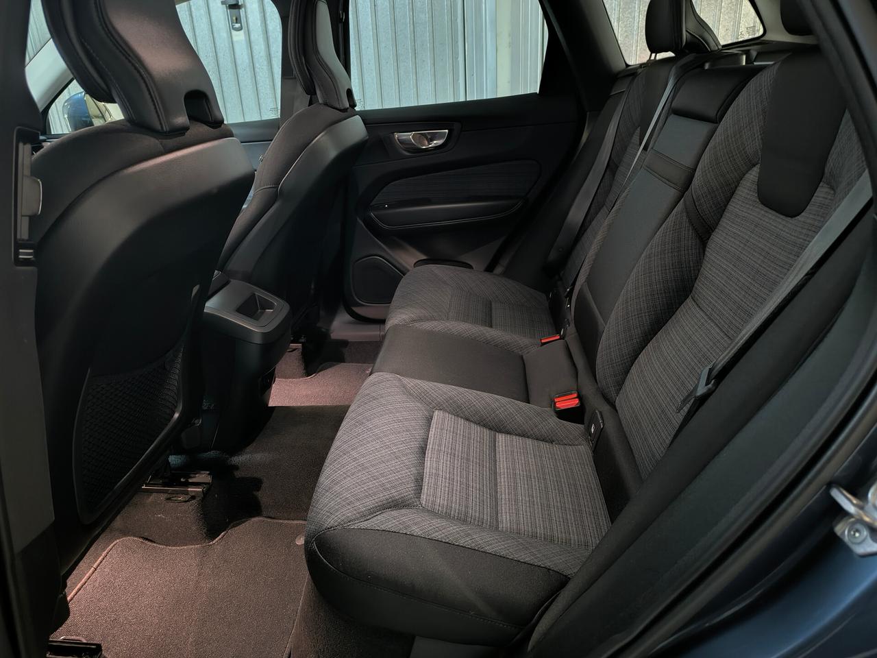 Volvo XC 60 XC60 B4 (d) AWD Geartronic Momentum Pro