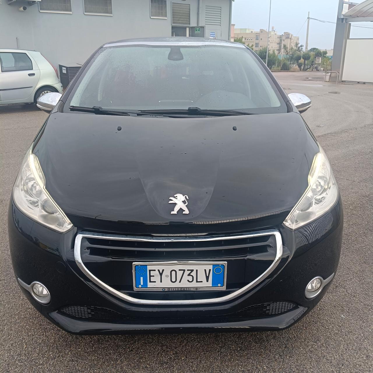 Peugeot 208 1.4 HDi 68 CV 3 porte Allure