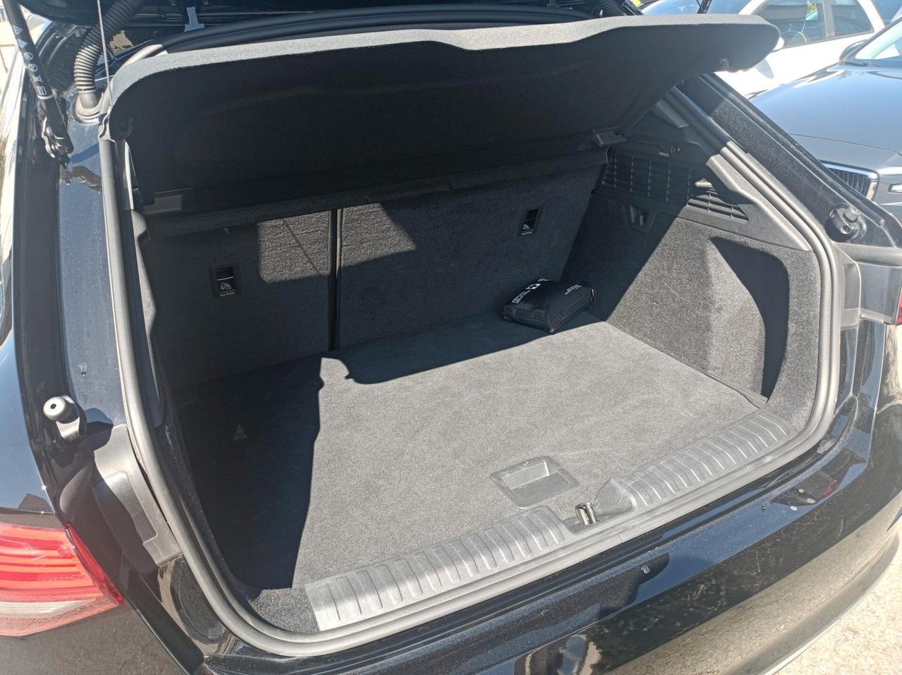 Audi A3 SPB 30 g-tron S tronic Business Advanced