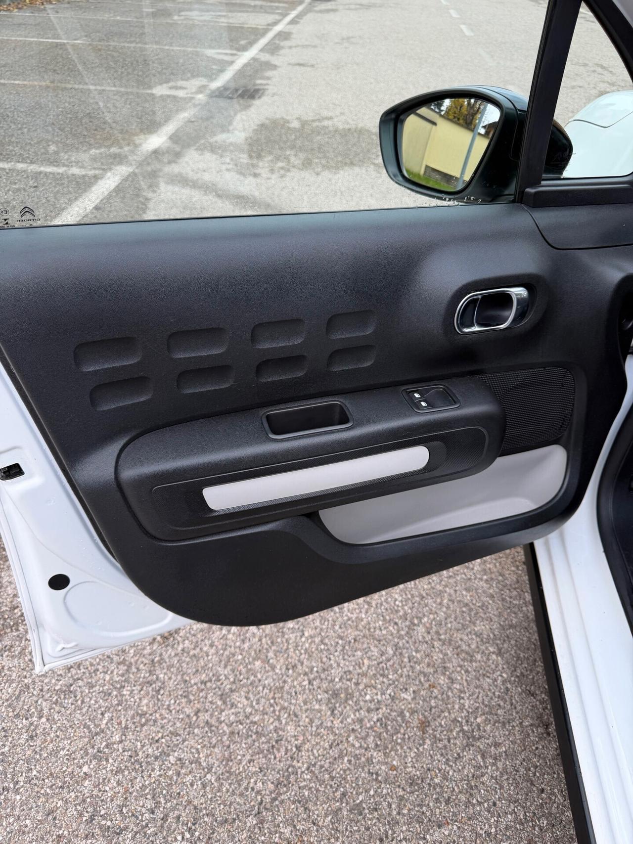 Citroen C3 1.2 - NEOPATENTATI - 12 MESI DI GARANZIA -