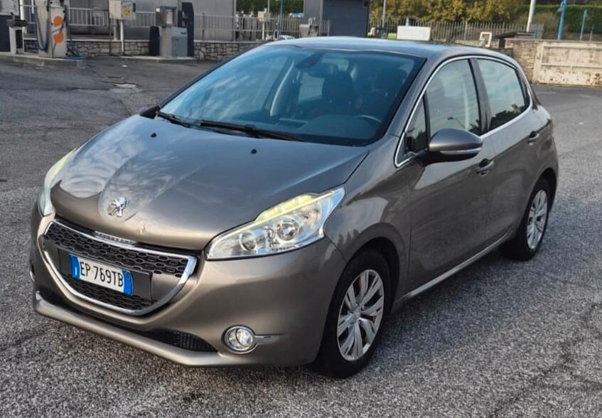 Peugeot 208 1.2 VTi 82 CV 5 porte Allure