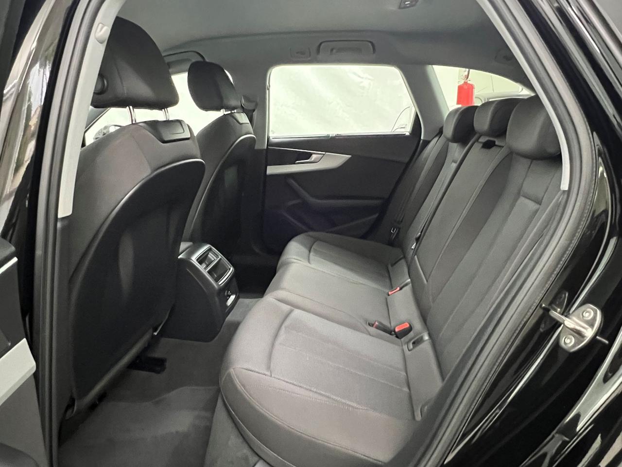 AUDI A4 V 2019 Allroad Quattro A4 Allroad 40 2.0 tdi mhev Business quattro 204cv s-tronic