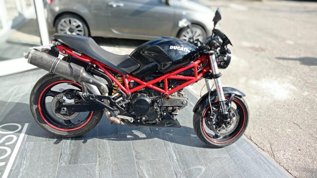 Ducati Monster 695 70cv