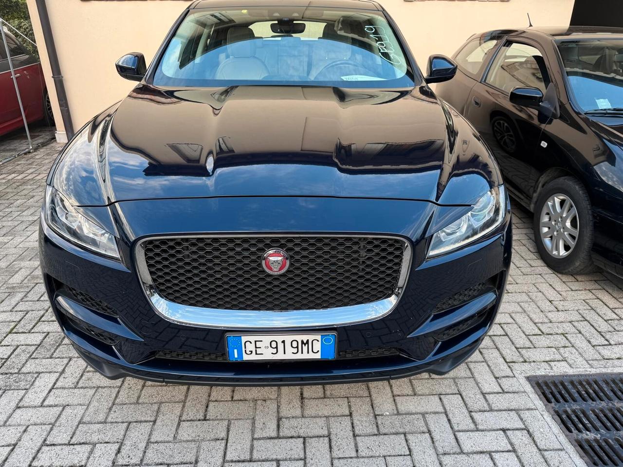 Jaguar F-Pace 2.0 180 CV AWD-4X4
