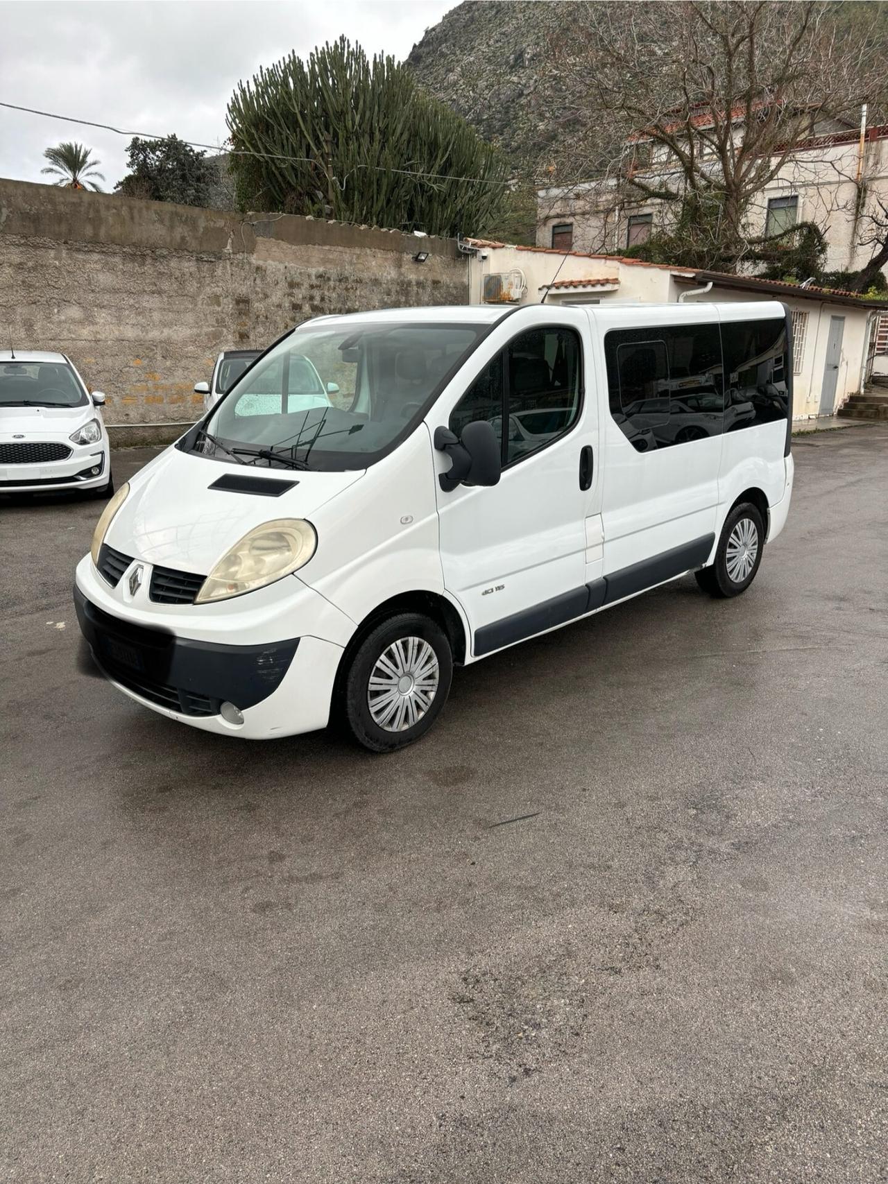 VENDESI RENAULT TRAFFIC 9 POSTI DIESEL PER INFO 3279411053