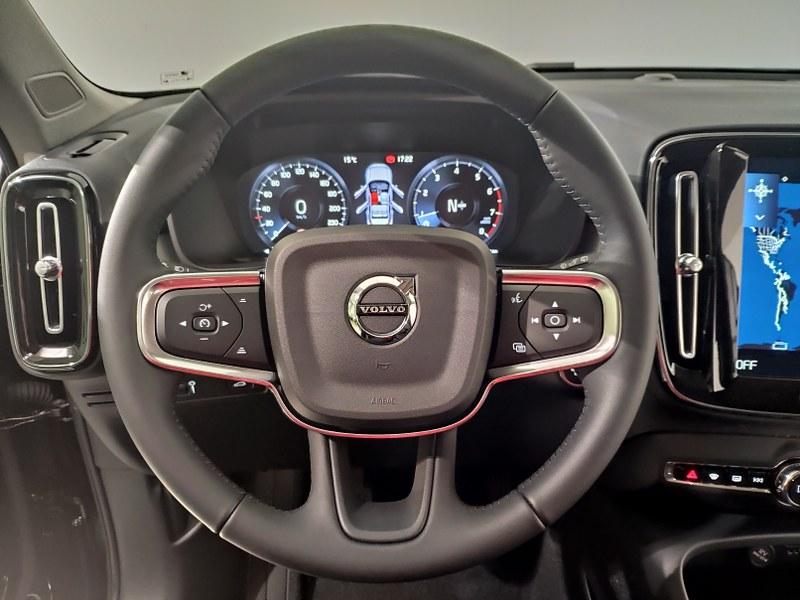 VOLVO Xc40 T2 Geartronic Momentum Pro