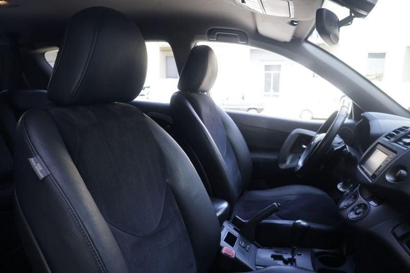 Toyota RAV4 Toyota RAV4 Crossov. 2.2 D-Cat A/T 150 CV Style Unicoproprietario