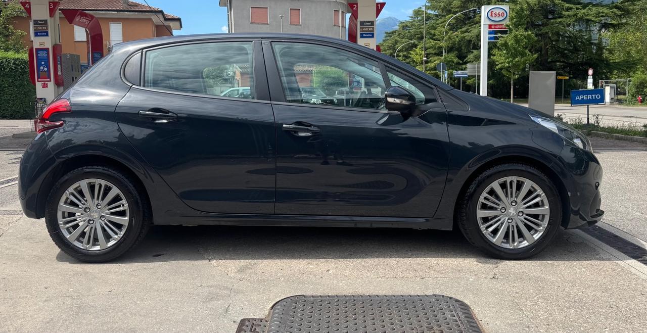 Peugeot 208 BlueHDi 75 5 porte Allure
