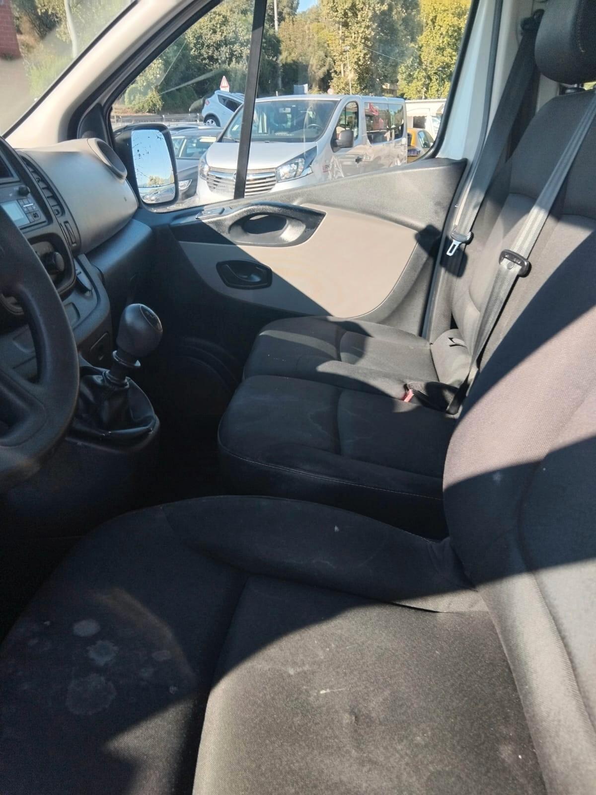 9 POSTI - Renault Trafic 1.6 dCi 125CV Intens – GARANZIA 12 MESI – FINANZIABILE!