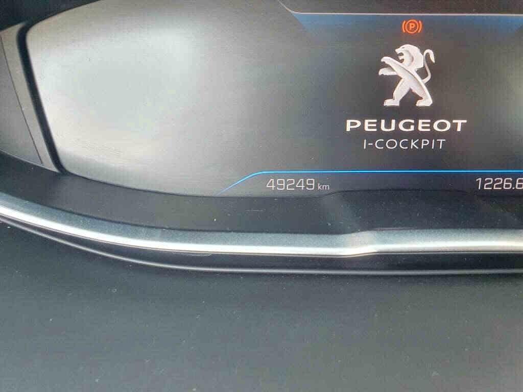 Peugeot 3008 BlueHDi 130 S&S EAT8 Allure