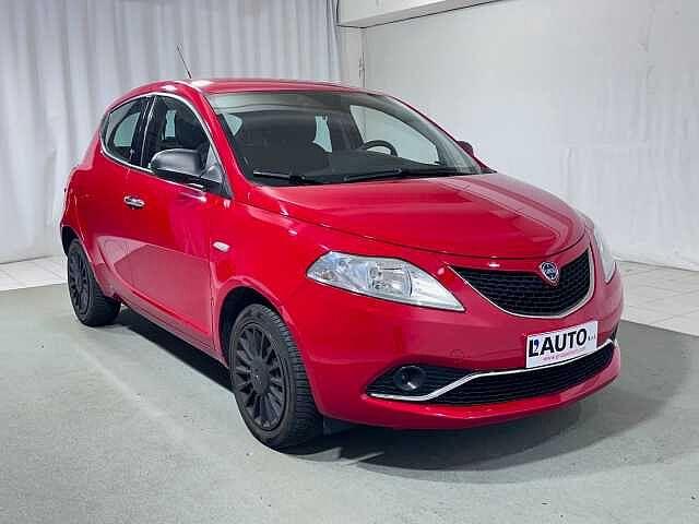 Lancia Ypsilon 1.2 69 CV 5 porte Silver