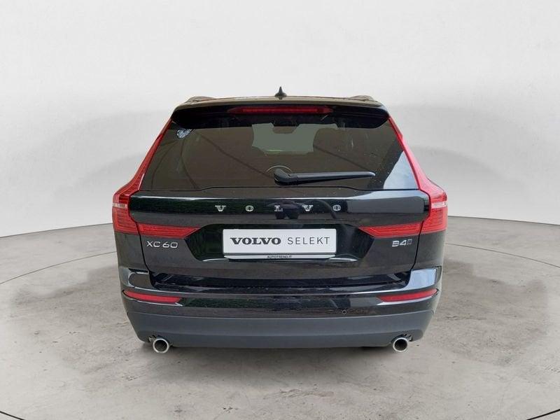 Volvo XC60 B4 197+14 CV AWD Automatica Mild Hybrid Momentum Pro