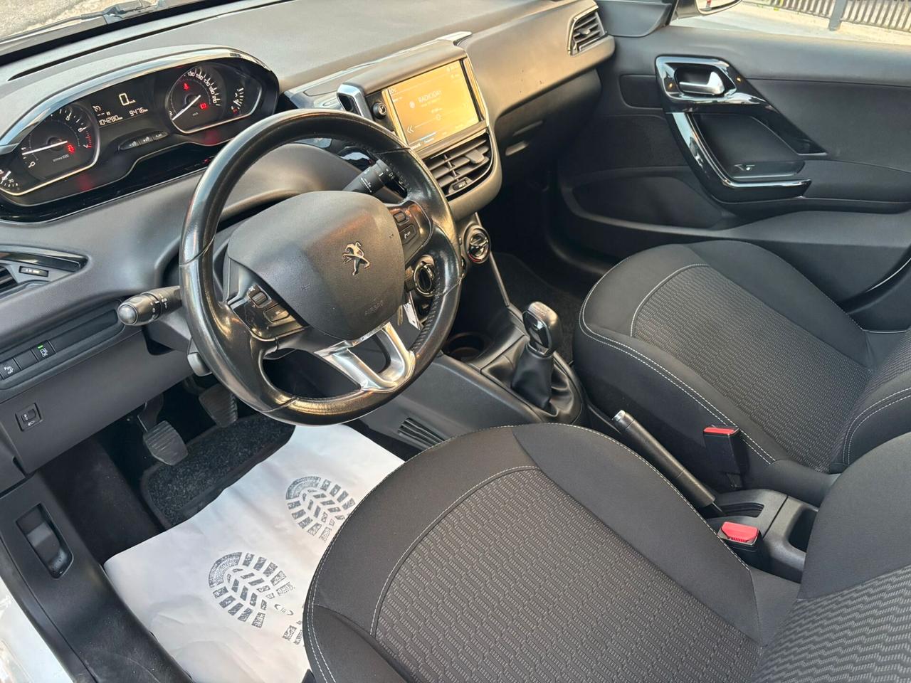 Peugeot 208 PureTech 82 5p. GPL Allure