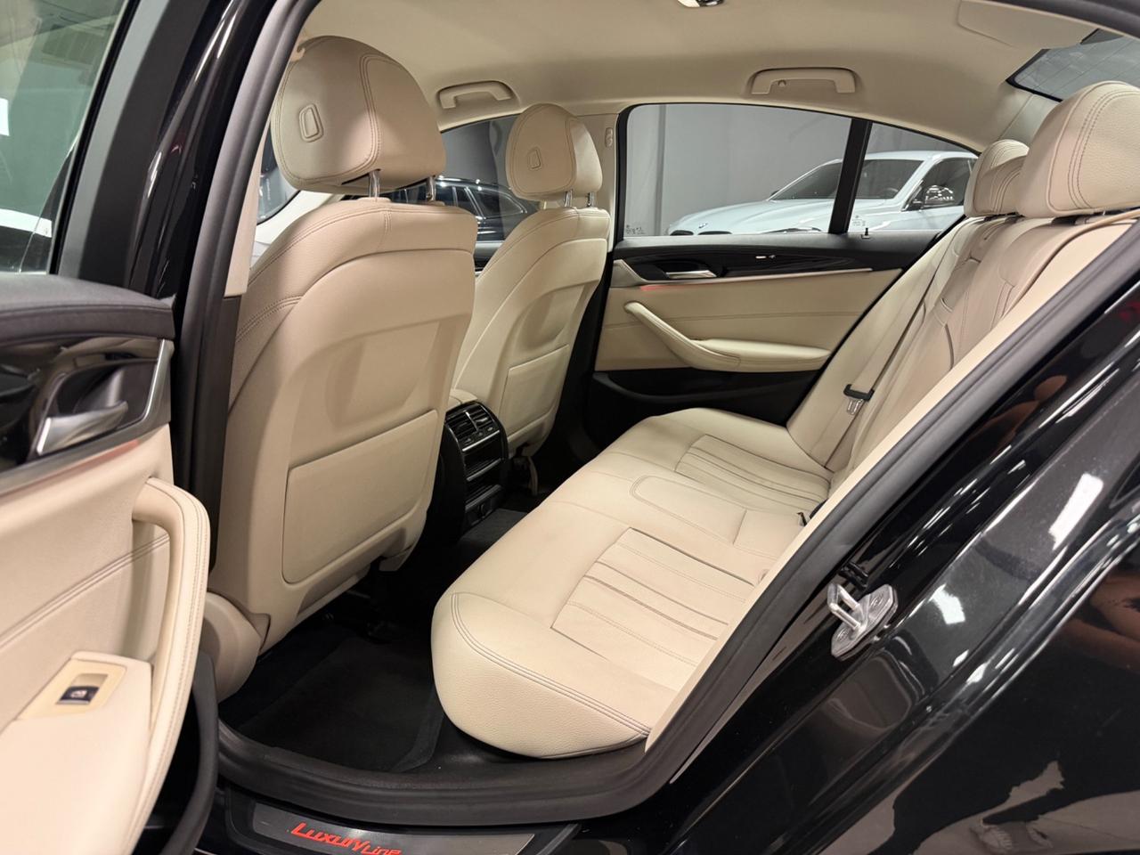 Bmw 520 LUXURY X DRIVE