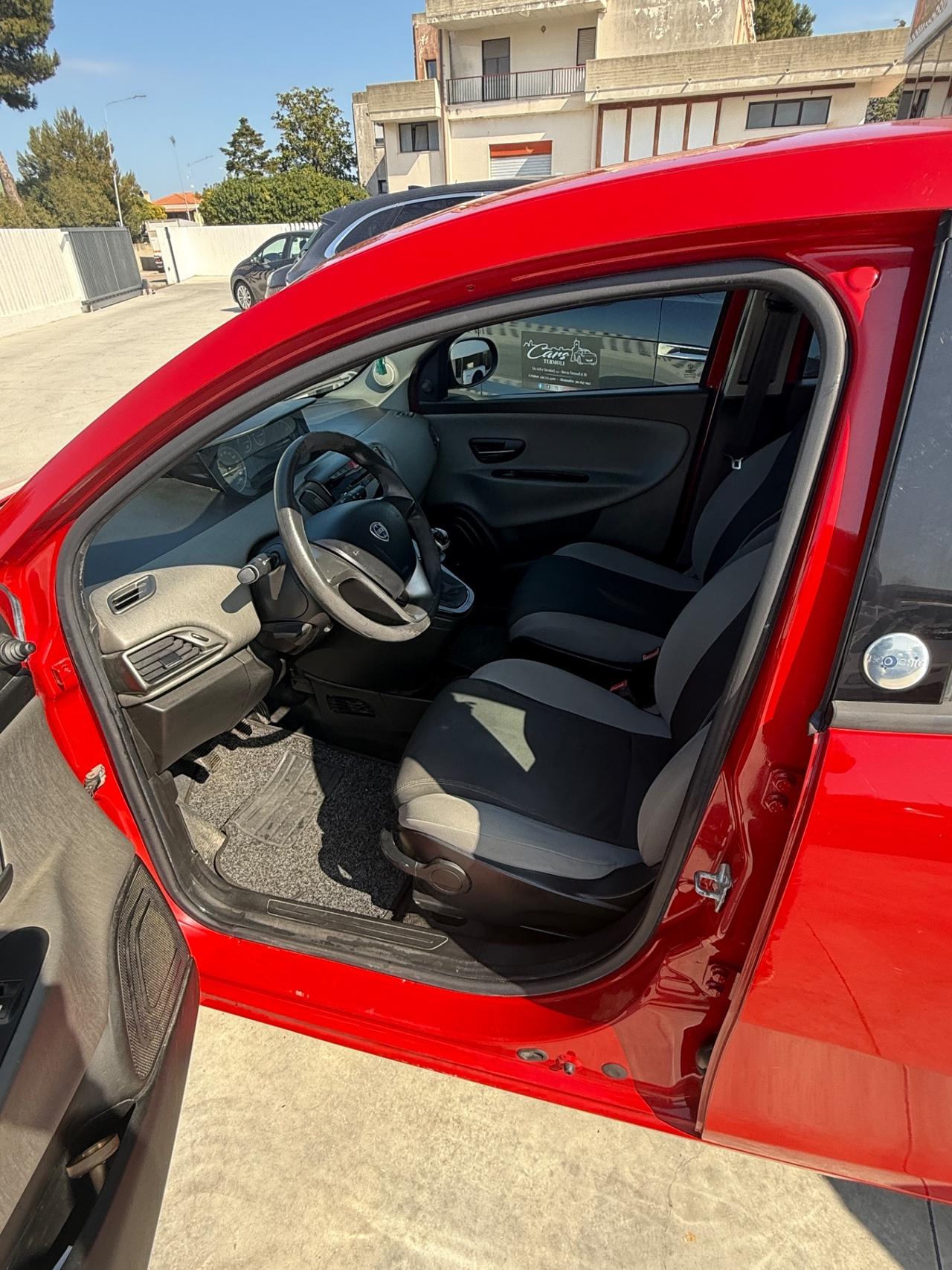 Lancia Ypsilon 1.2 69 CV 5 porte GPL Ecochic Gold