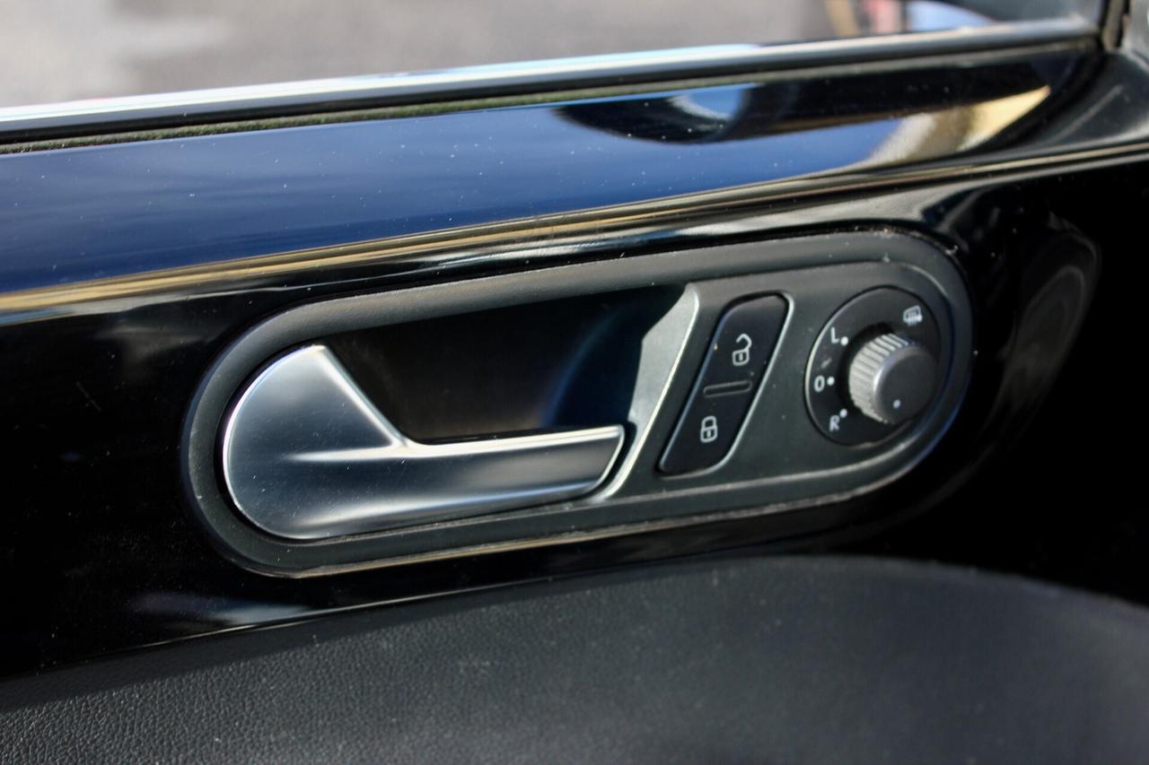 Volkswagen Maggiolino Cabrio 1.2 TSI Design 105CV NAVY PLUS SEDILI RISCALDATI