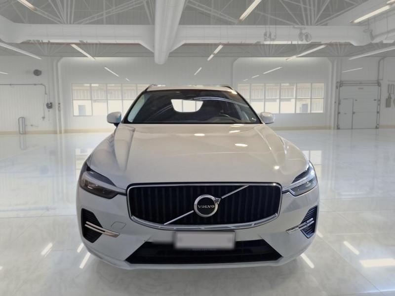 VOLVO XC60 B4 D AWD automatico Momentum Pro MY22