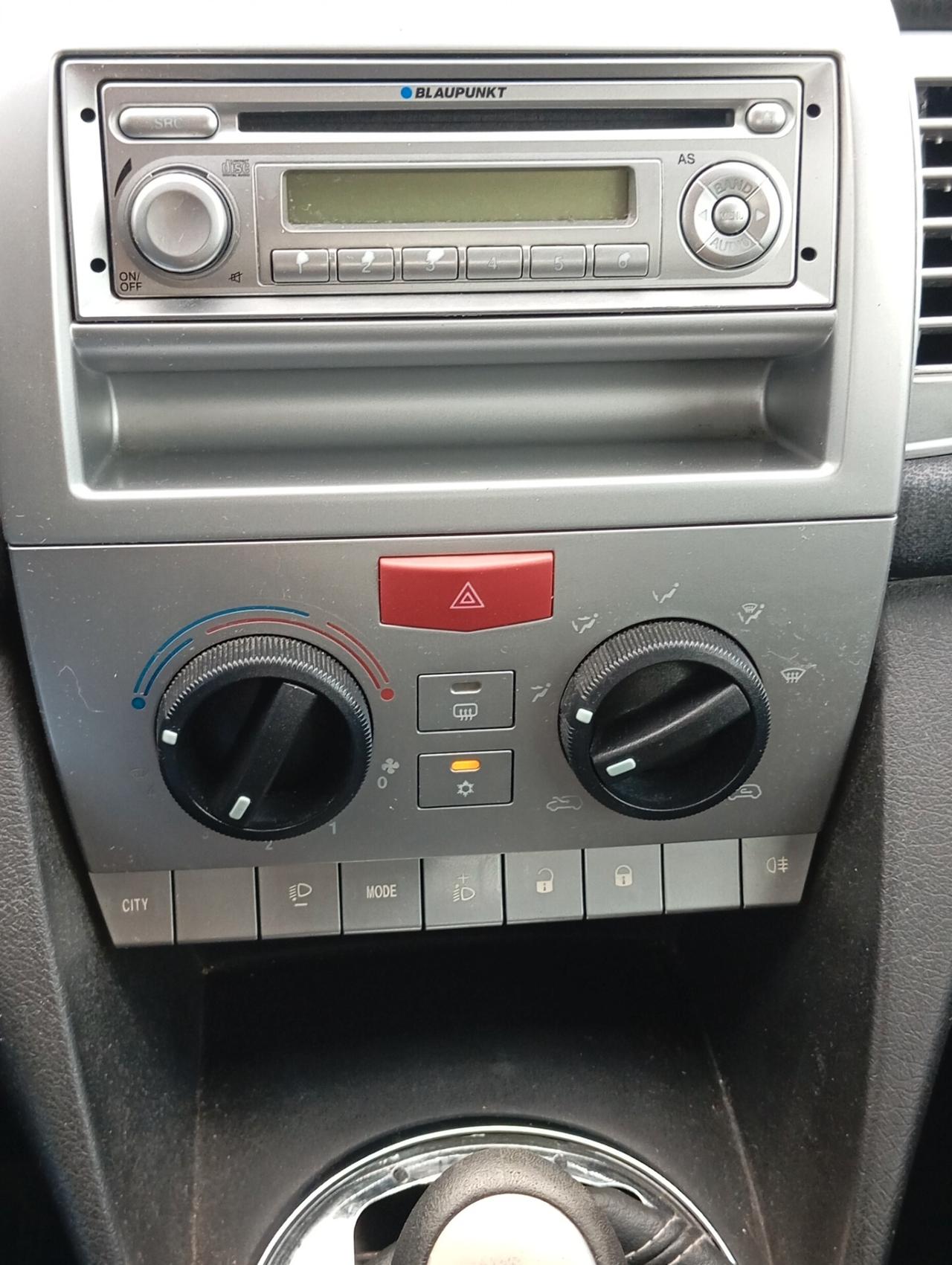 Lancia Ypsilon 1.4 Argento Ecochic GPL