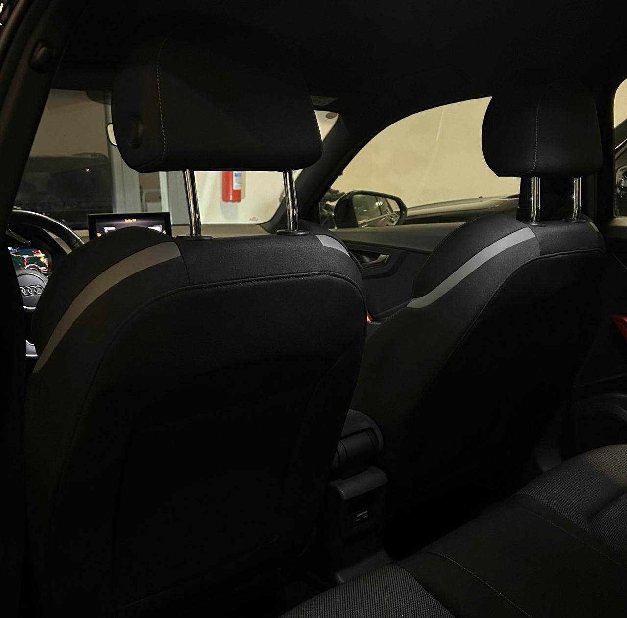 Audi Q2 30 TDI S tronic Identity Black