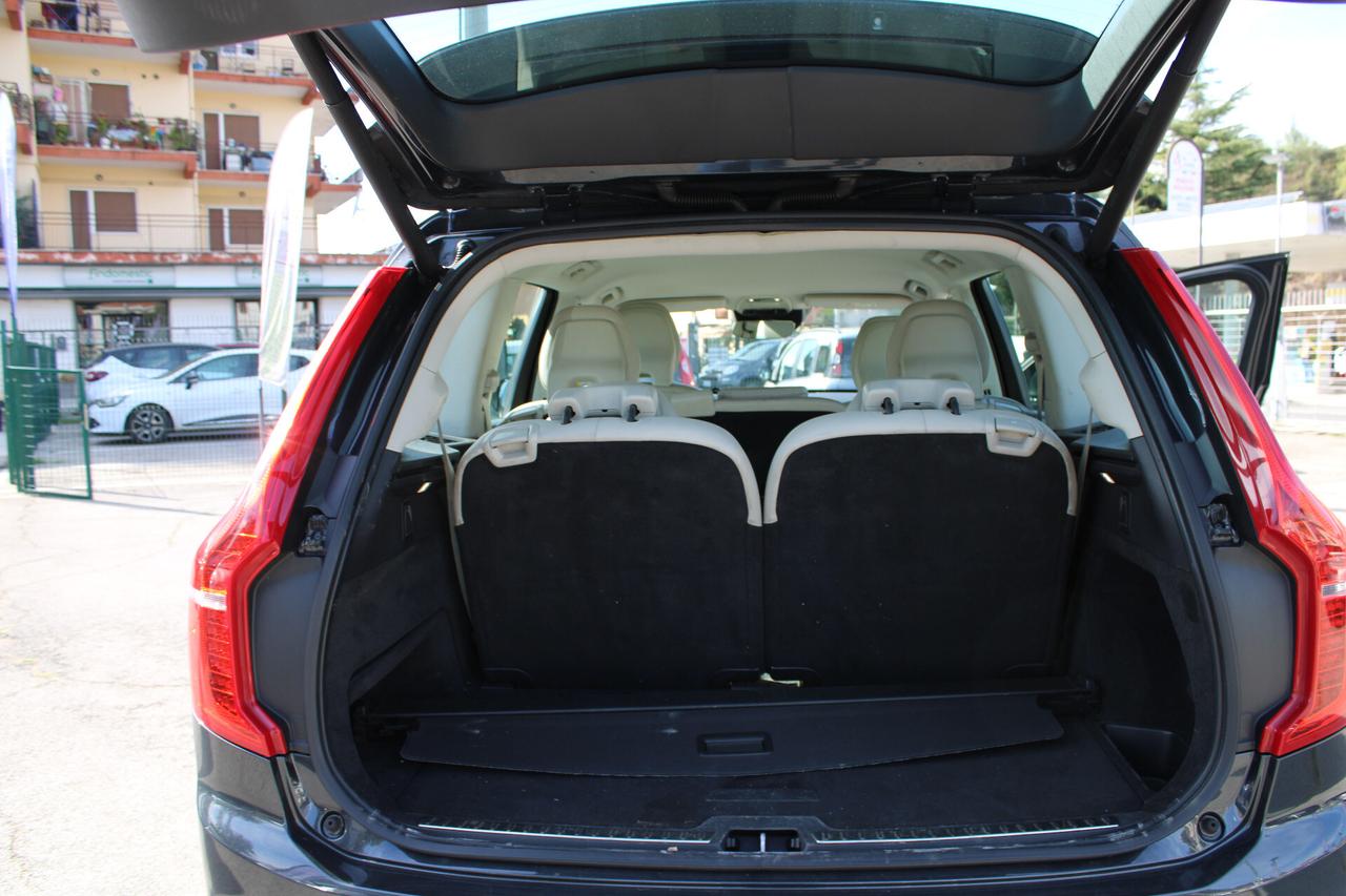 Volvo XC 90 XC90 D5 AWD Geartronic 7 posti Momentum