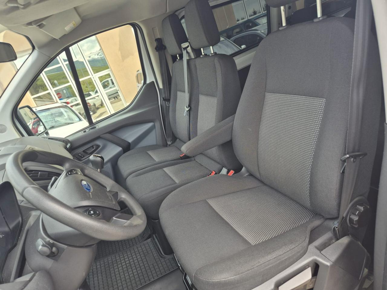 FORD TRANSIT 9 POSTI ''GANCIO TRAINO''