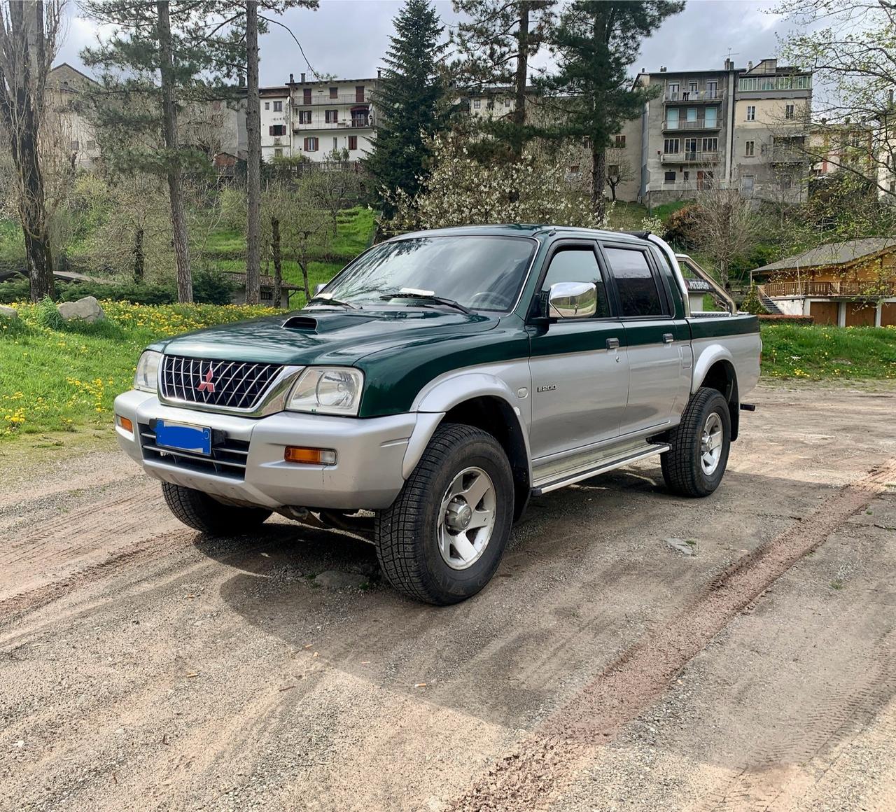 Mitsubishi L200 2.5 TDI 4WD Club Cab Pup. GLS Targ.