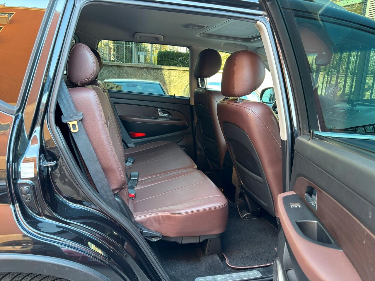 Ssangyong Rexton W 2.0 Xdi 4WD A/T Top 7 POSTI FULL OPTIONAL