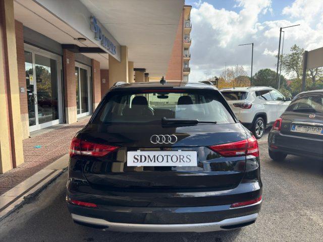 AUDI Q3 35 TFSI S tronic Business