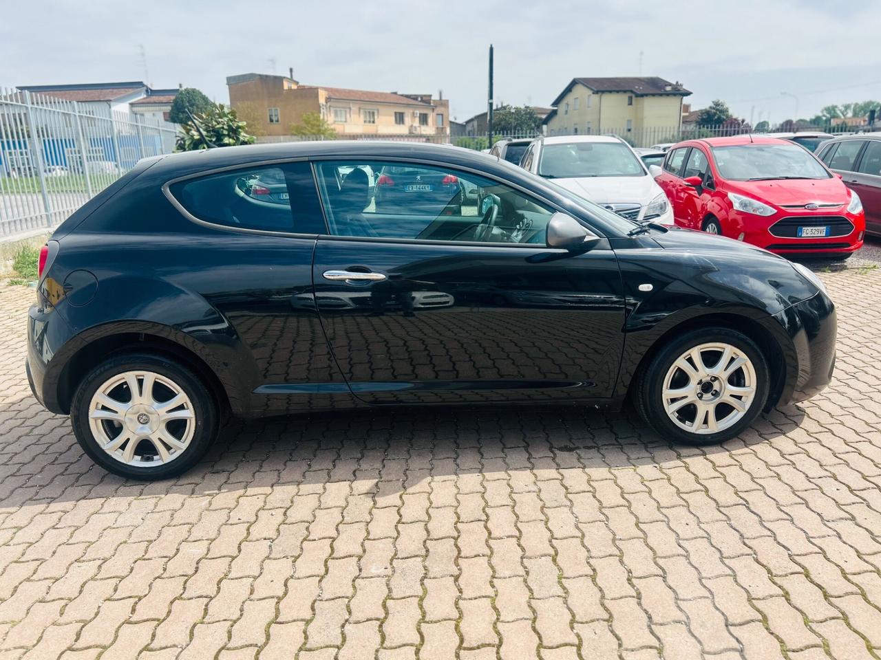 Alfa Romeo MiTo 1.3 JTDm-2 95 CV S&S Distinctive Sport Pack